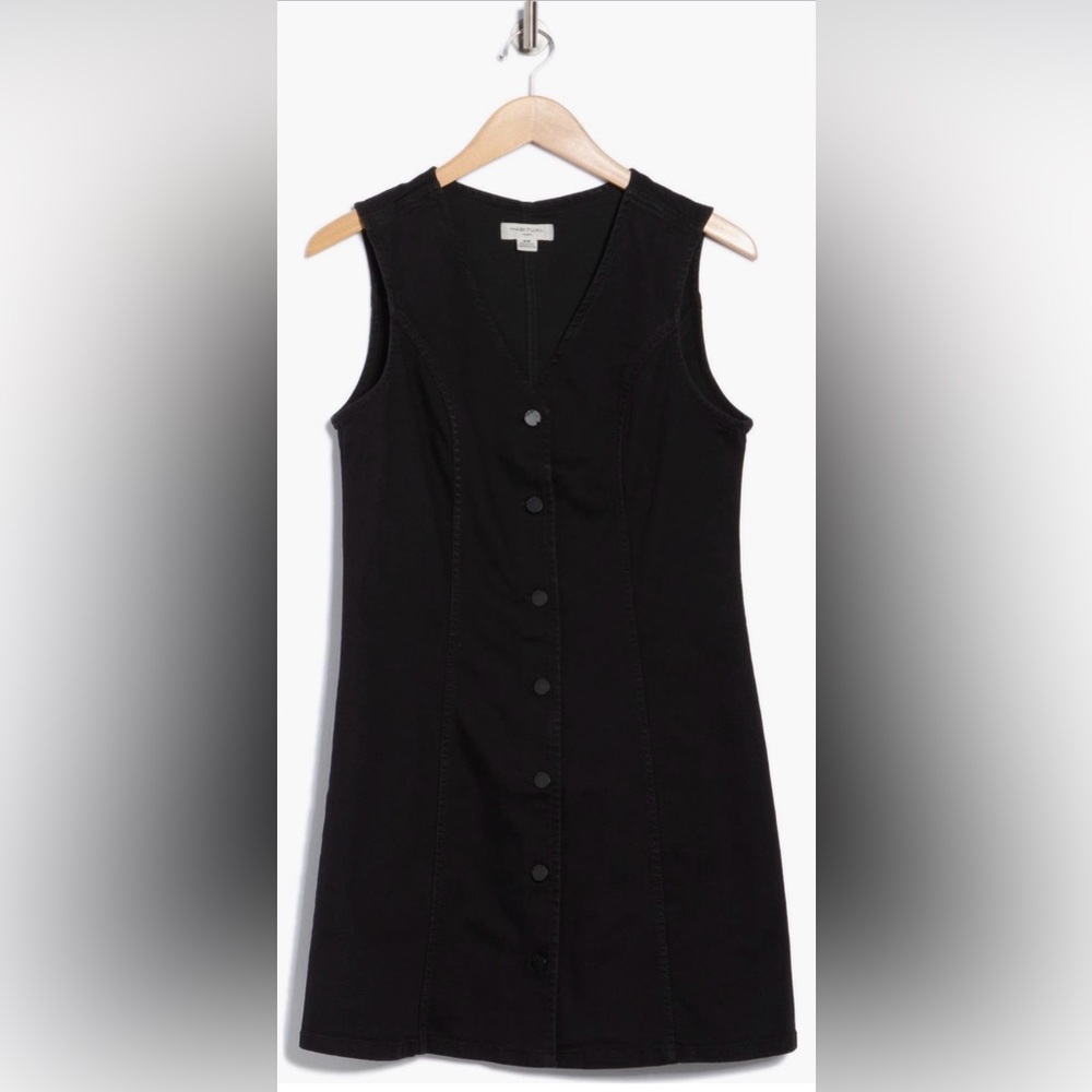 Habitual Black Button-Front Sleeveless Blouse